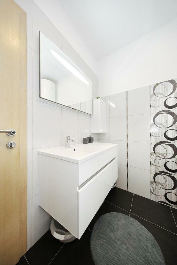 Seabreeze Apartment ซาดาร์ ภายนอก รูปภาพ